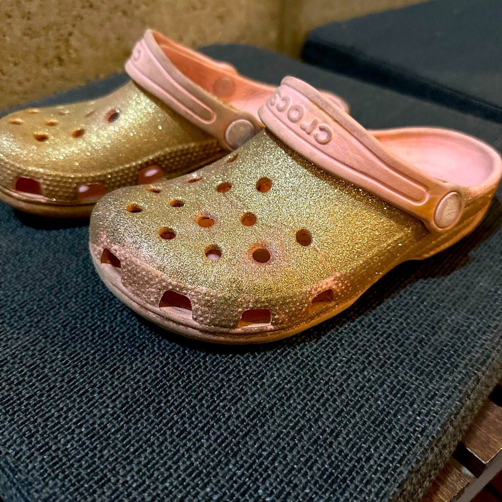 Kids’ Classic Glitter Clogs - Girls size C12